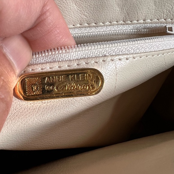 Anne Klein For Calderon Vintage Leather Shoulder Bag - Picture 9 of 13